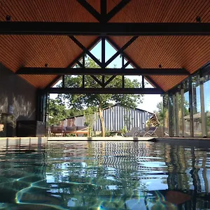 Vakantiehuis Du Domaine Du Grenier, Yffiniac